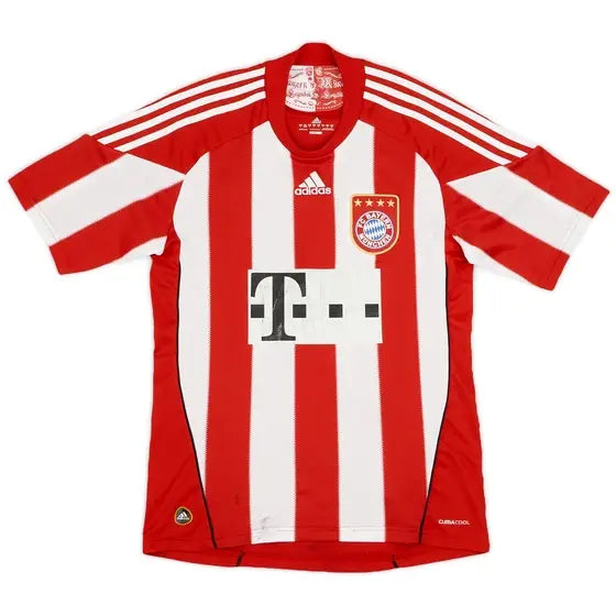 Bayern Munich RETRO Home Kit  2010 - 2011