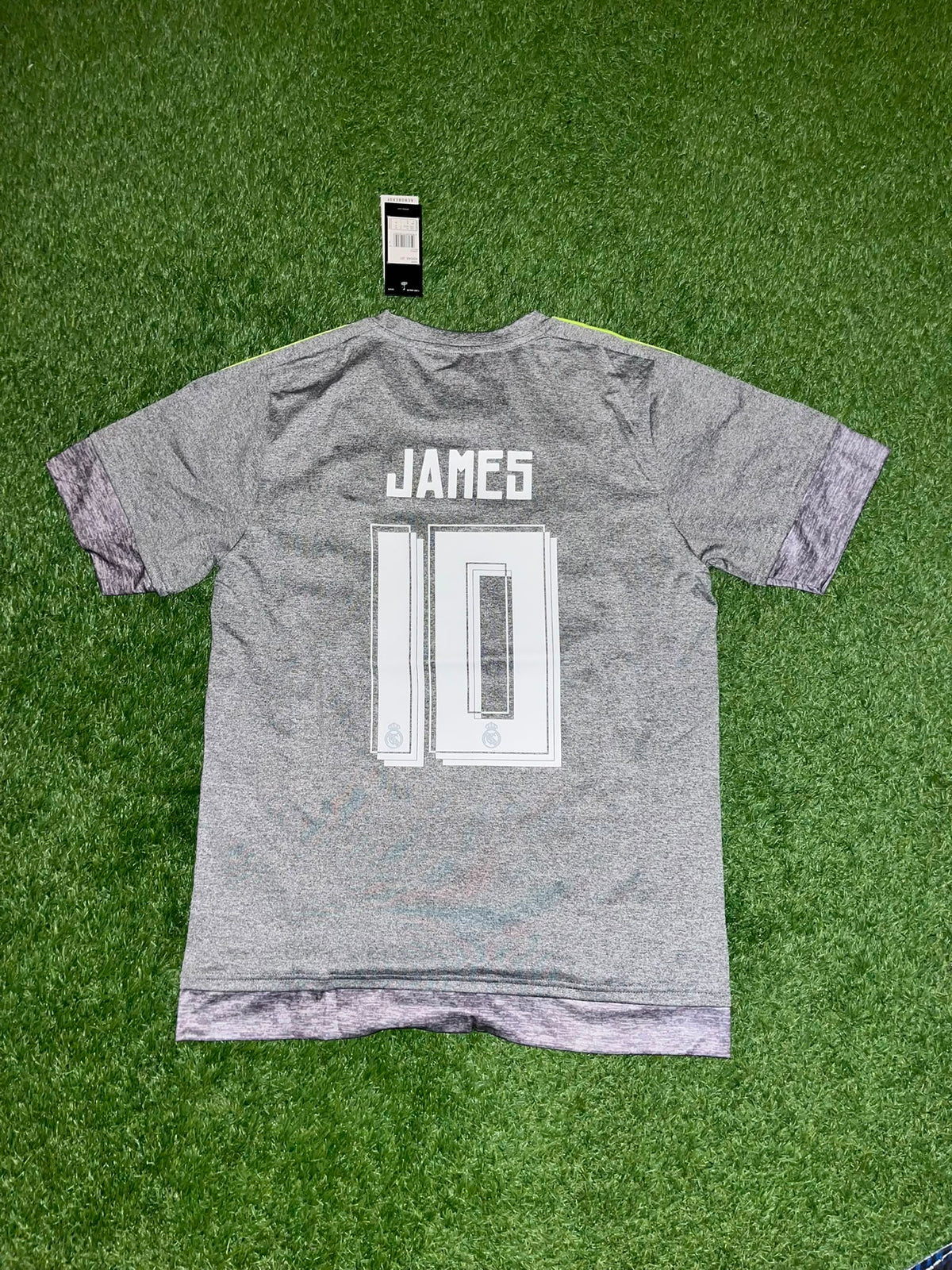 Real Madrid Away Retro Kit 15-16  -  JAMES 10