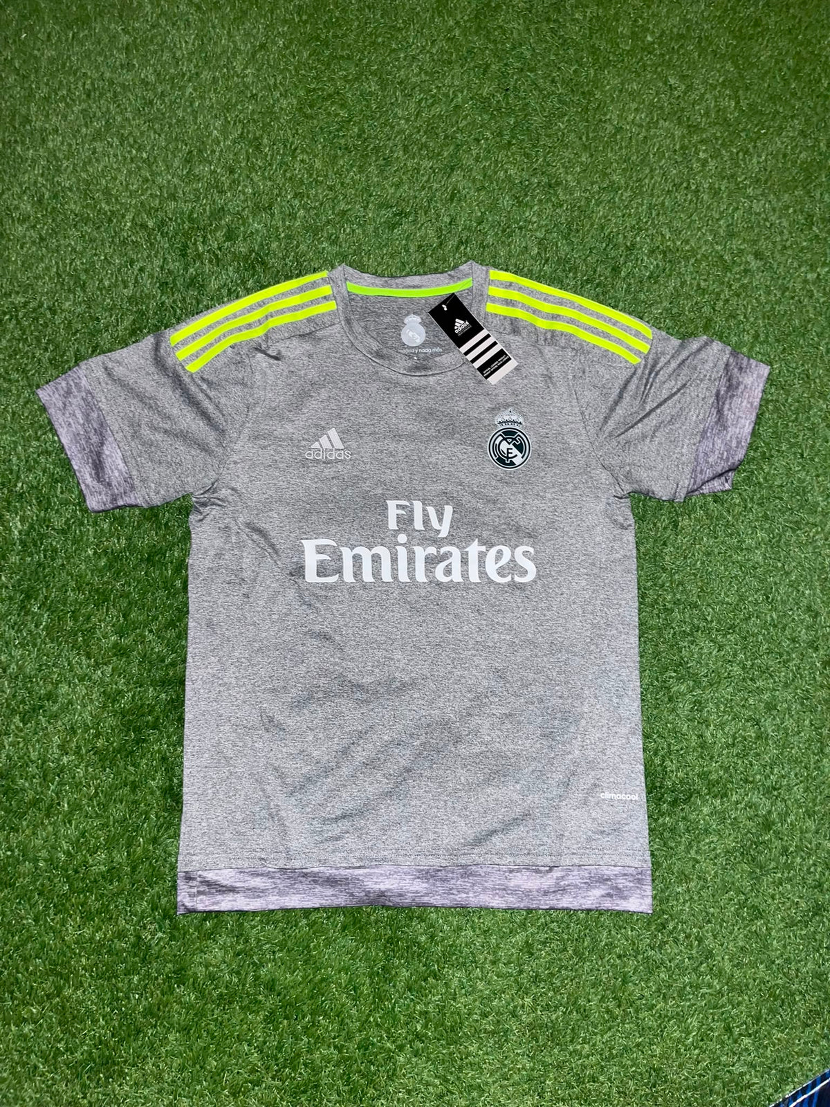 Real Madrid Away Retro Kit 15-16  -  JAMES 10