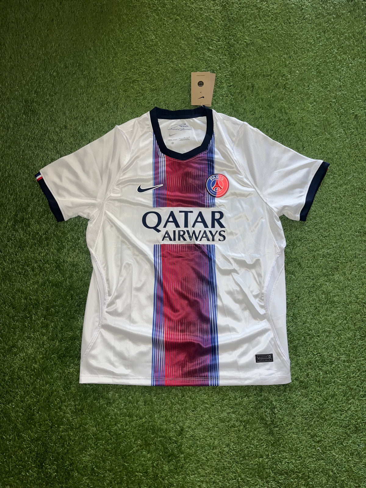 PSG Away Kit 26-27  -  JOAO NEVES 87