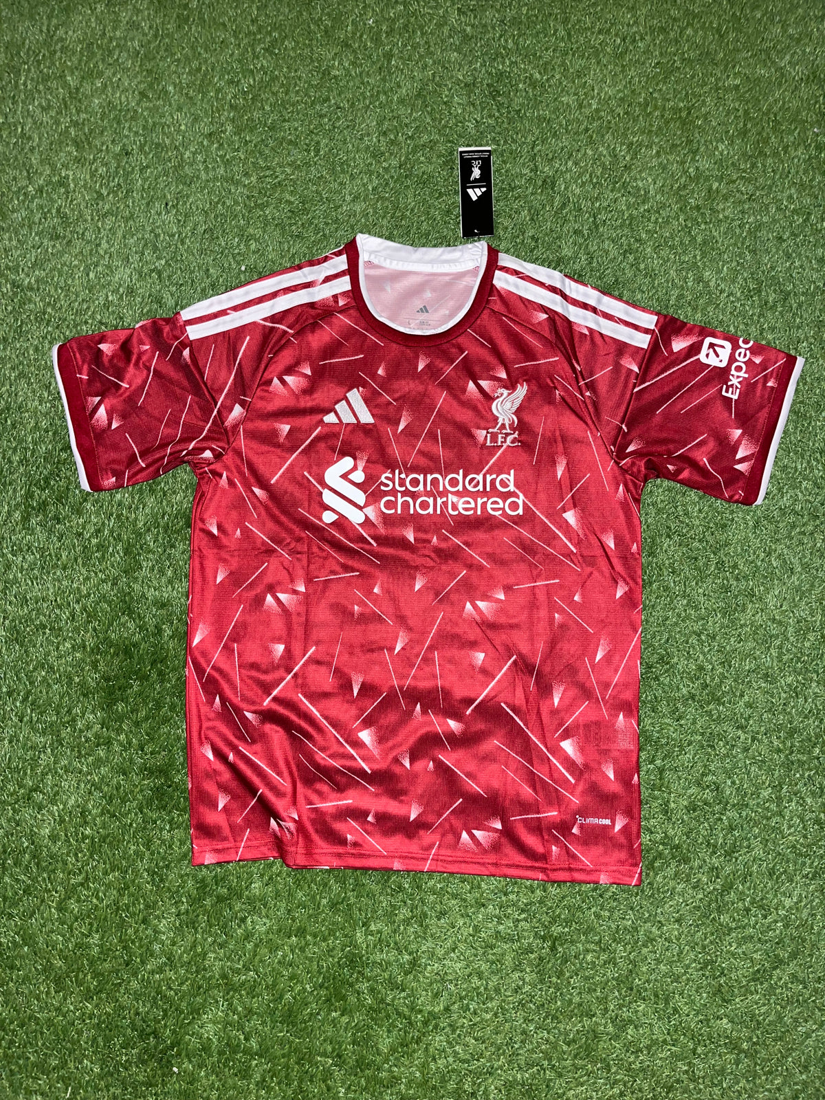 Liverpool Home kit 26-27  -  ISAK 9