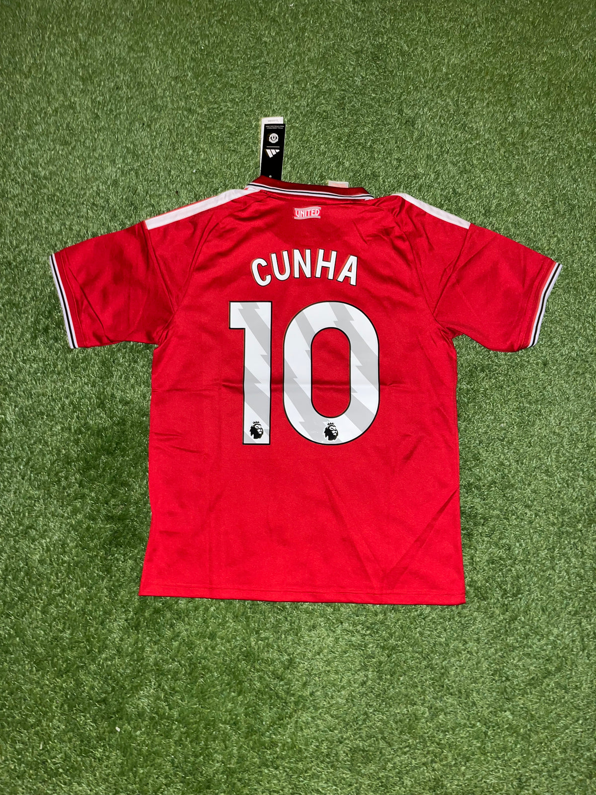 Manchester United Home Kit 26-27  -  CUNHA 10