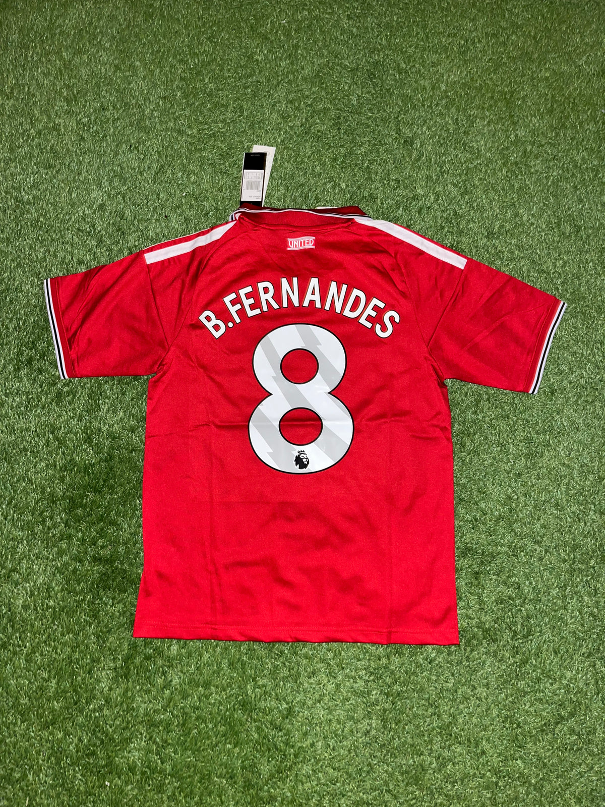 Manchester United Home Kit 26-27  -  B.FERNANDES 8