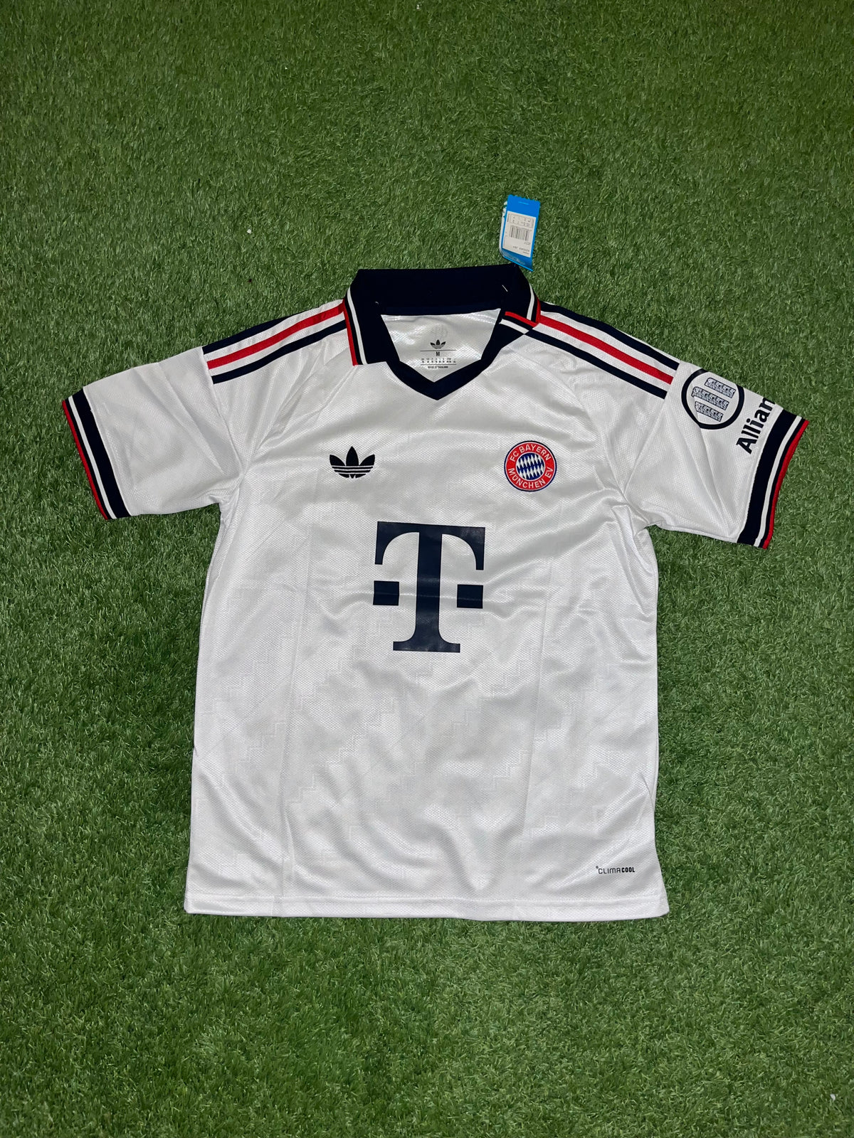 Bayern Munich Away Kit 26-27  -  KANE 9