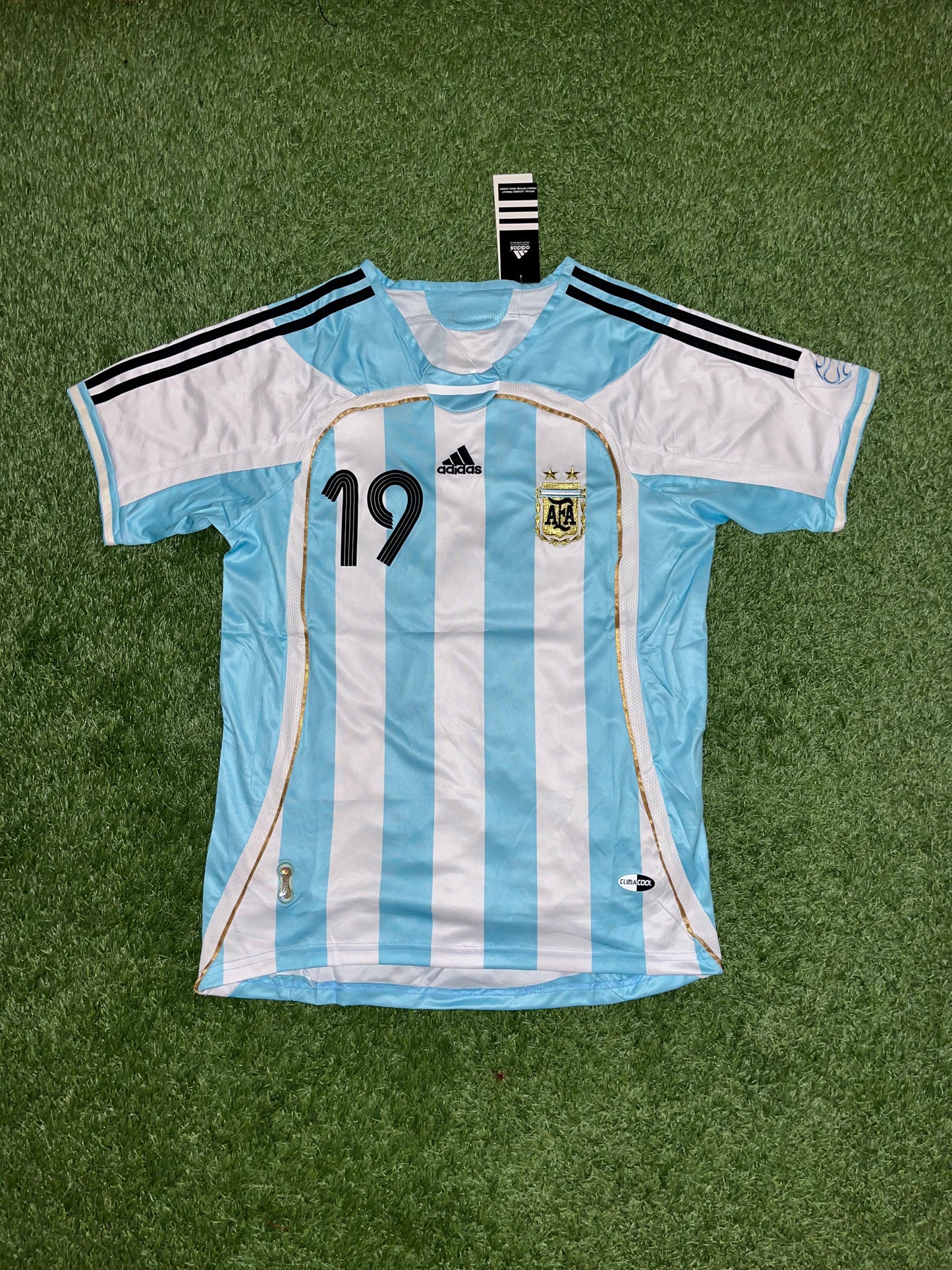 Argentina Home Retro Kit 2006  -  MESSI 19
