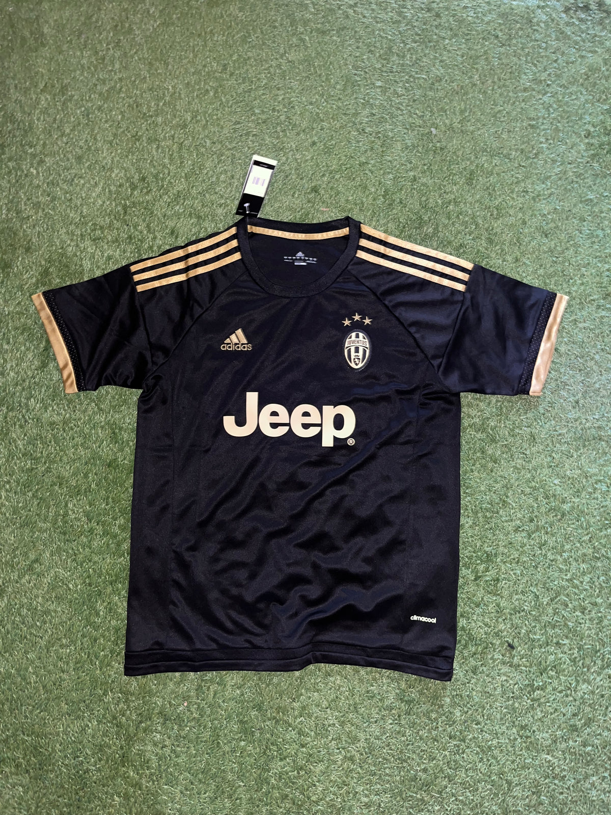 Juventus Third Retro Kit 15-16