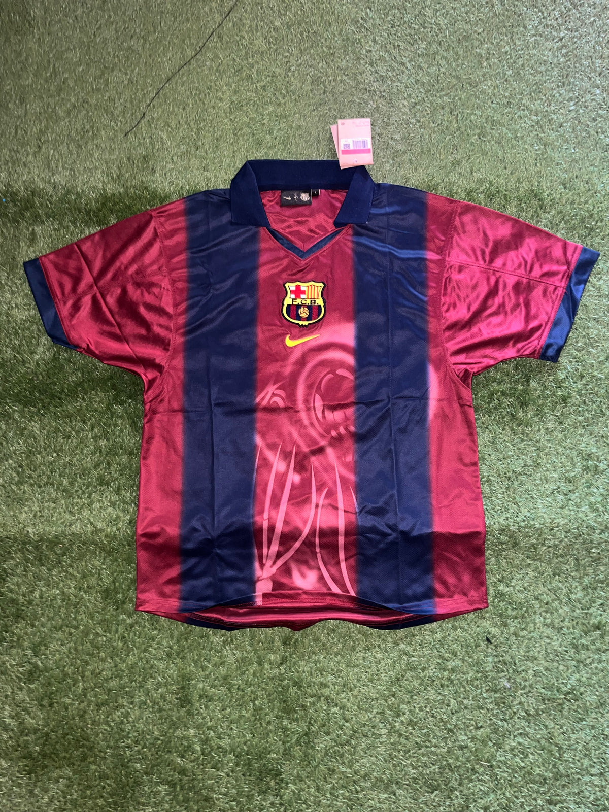 Barcelona x Travis Scott Retro 2001