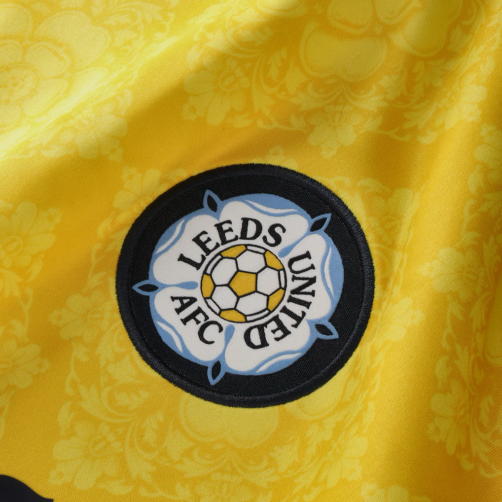 Leeds Away Kit 26-27