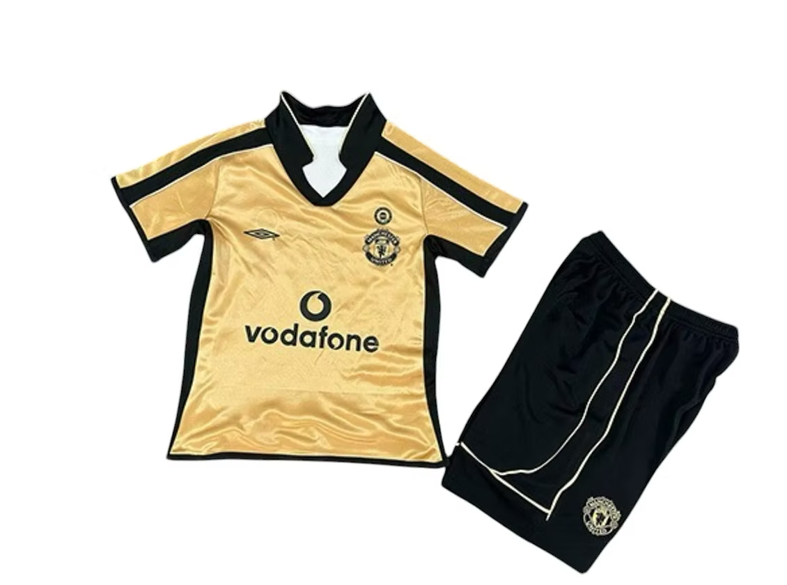 Manchester United Away Kids Kit 2000 - 2001
