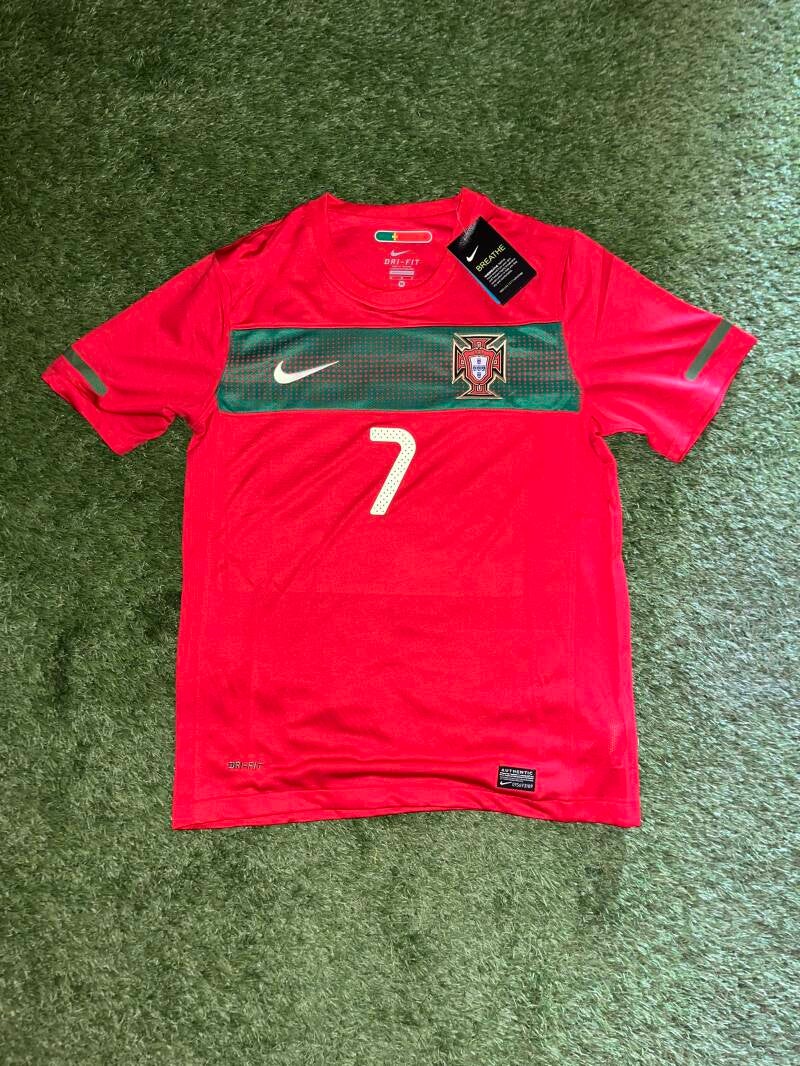 Portugal Home Kit 2010 - RONALDO 7